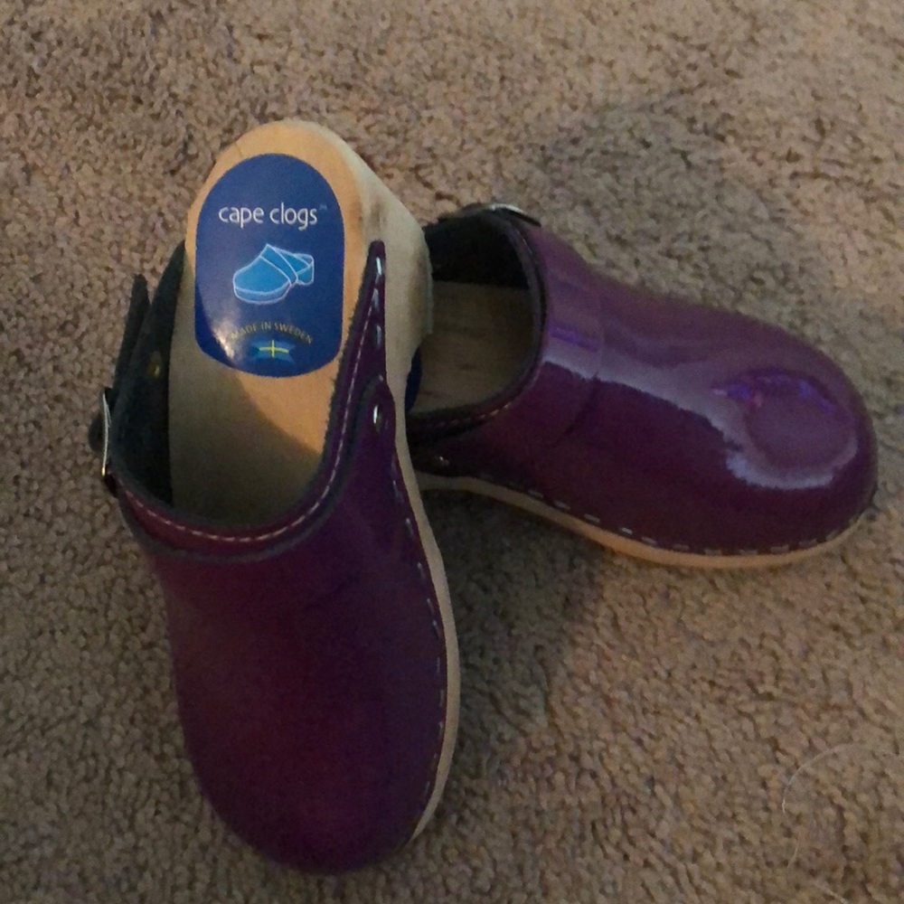 Clogs - Picture 2 of 3